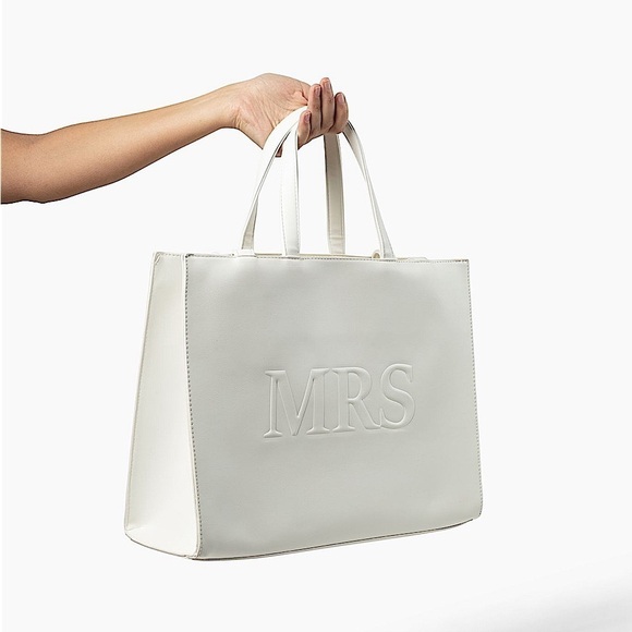 NWT Mrs. Large White Bridal Tote Gift - Picture 1 of 10